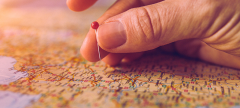 carte avec punaise / image décorative
