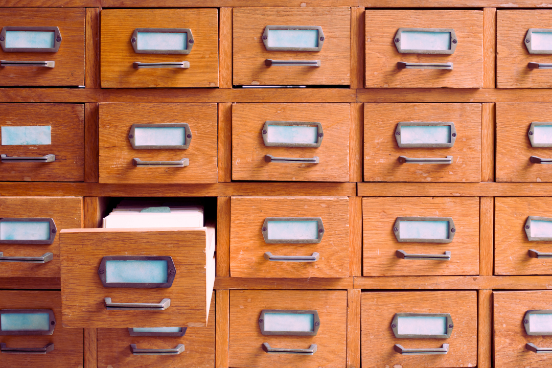 photo d'une armoire contenant des archives